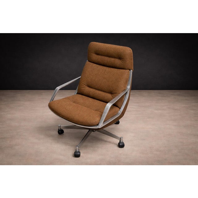Jorge Zalszupin “Tall Commander” Swivel Chair, 1973 – Fiberglass, Aluminum & Chenille | Brazilian Modern - Lot 888A For Sale - Image 13 of 15