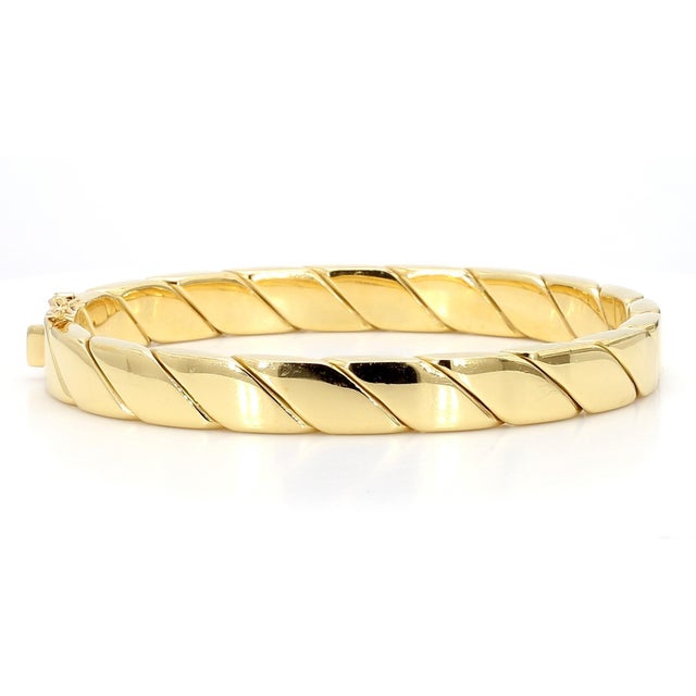 Mid 20th Century Tiffany & Co. 18k Gold Twisted Rope Flat Hinged Bangle Bracelet For Sale In Miami - Image 6 of 10