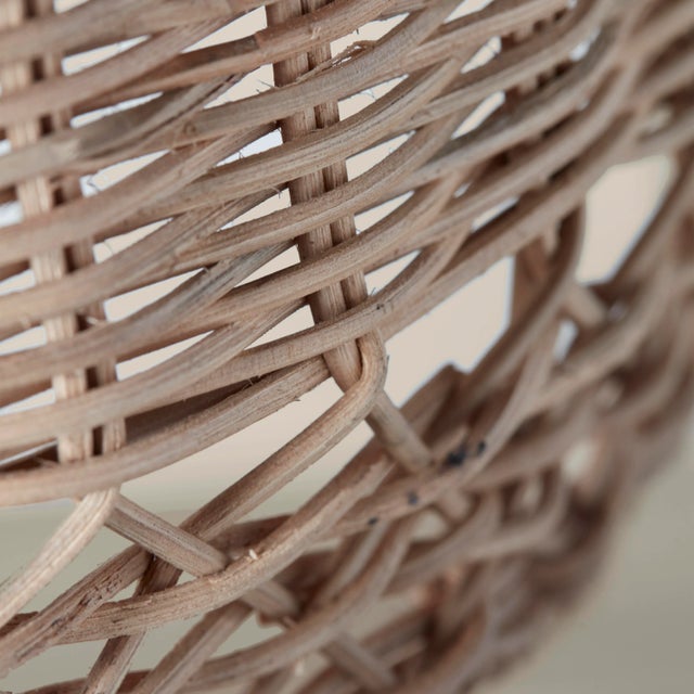 2020s Vintage Inspired Augusta Table Lamp in Woven Rattan For Sale - Image 5 of 9