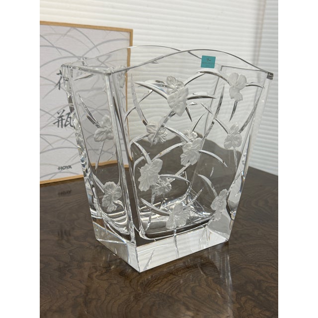 Design Plus Gallery presents a Commemorative Floral Art Vase with Original Vase from HOYA, Japan. The vase is elegant with...