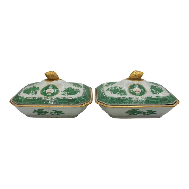 Circa 1800-1830 Chinese Export Pair of Green Fitzhugh Covered Vegetable Dishes - Set of 2 For Sale