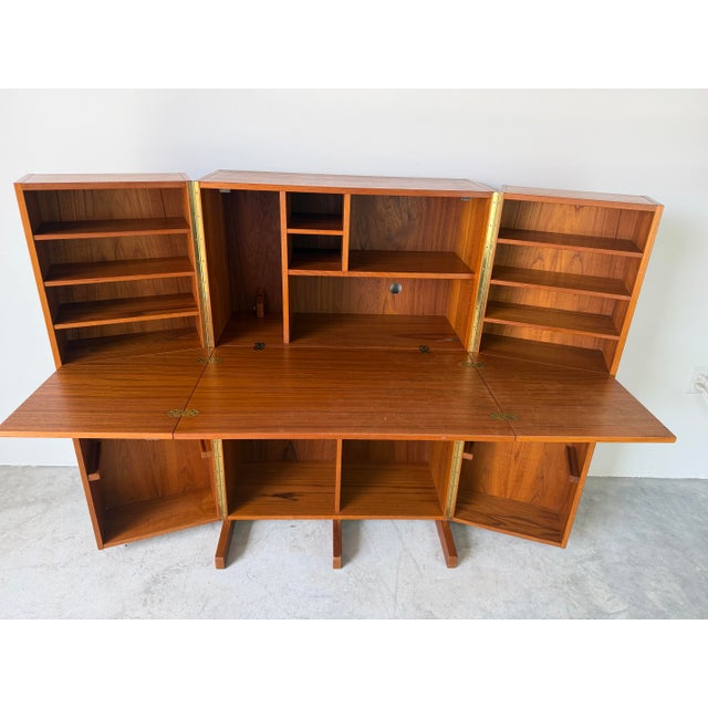1970s Mid-Century Danish Modern Teak “Magic Box” Folding Desk by Niels Erik Glasdam Jensen for Vantinge Møbelindustri For Sale - Image 5 of 18