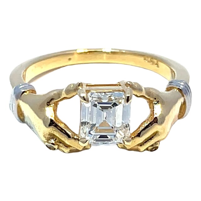 GIA-Certified 0.97ctw Diamond Ring With 18k Yellow Gold Hand Holding Design, Size 6.75 For Sale