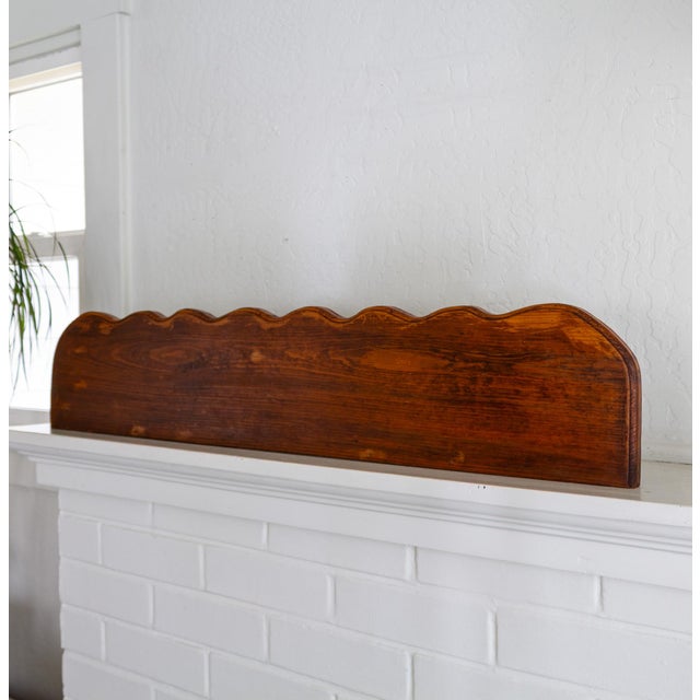 Folk Art Scalloped Wooden Shelf With Bow Brackets For Sale - Image 6 of 11