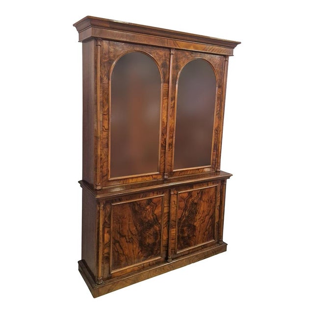 Brown Victorian Double-Body Display Cabinet in Walnut, 1890s For Sale - Image 8 of 10