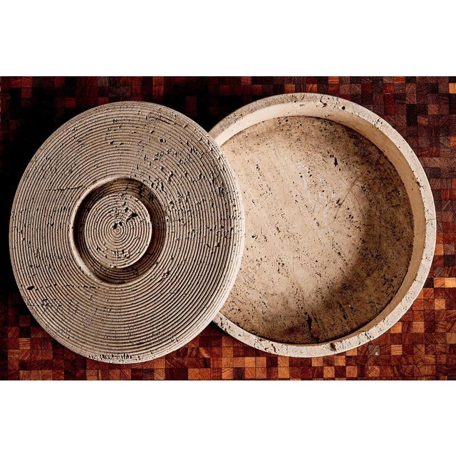 Large Box in Travertine attributed to Pier Alessandro Giusti and Egidio di Rosa, 1970s For Sale - Image 3 of 14