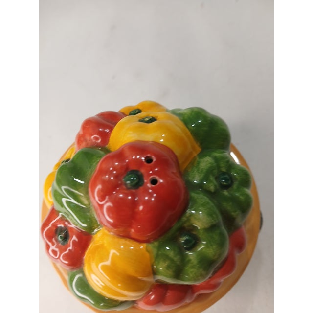 Vintage Cooks Club Ceramic Salt & Pepper Shakers Fresh Pikt Peppers Basket Green Red For Sale - Image 4 of 8