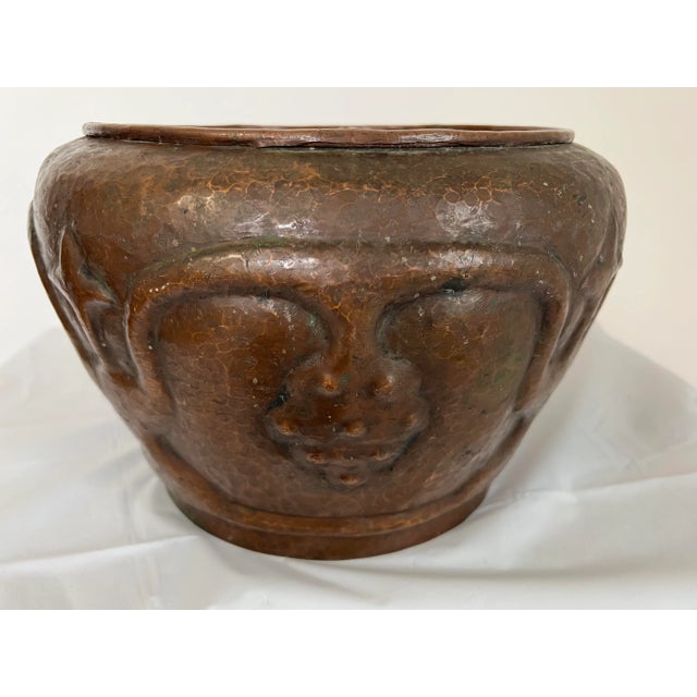 Traditional 1910s Stickley Brothers #302 Hammered Copper Jardiniere For Sale - Image 3 of 13