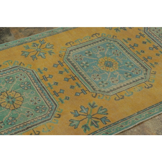 Vintage Turkish Runner With Golden Floral Medallion Design - Rug & Kilim For Sale - Image 9 of 9