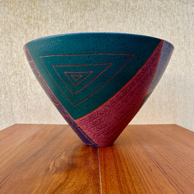 Postmodern Ceramic Decorative Center Bowl Signed by Japanese Artist Masuo Ojima. C 1980s For Sale In Miami - Image 6 of 18