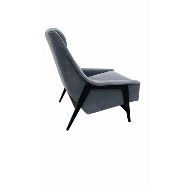 MCM Lounge Chair by Dux Newly Reupholstered For Sale In Chicago - Image 6 of 7