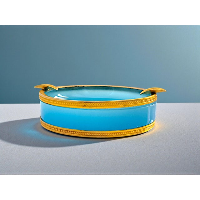1960s Vintage Murano Opaline Glass Ashtray from Manifattura Di Murano, 1970s For Sale - Image 5 of 8