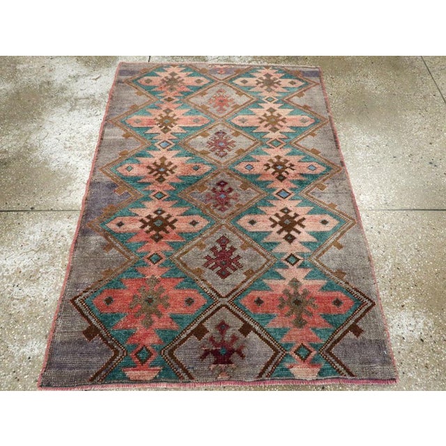 Galerie Shabab Collection Mid-20th Century Handmade Turkish Anatolian Small Throw Rug For Sale - Image 4 of 9