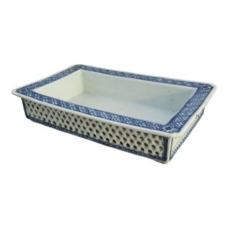 Antique Chinese Porcelain Blue and White Bulb Planter For Sale