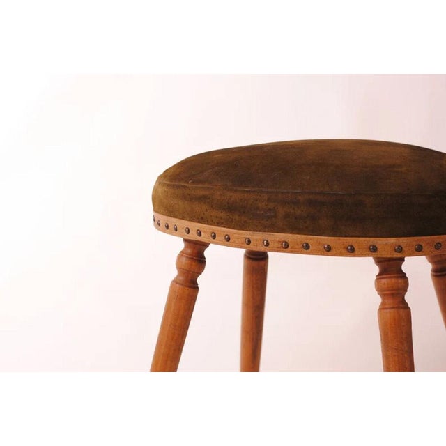 Antique French Farmhouse Stool, 1800s, in Very Good conditions. Designed before 1890