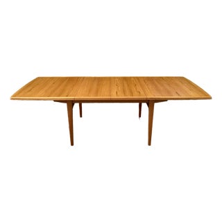 1980s Large Mid Century Danish Modern Teak Extension Dining Table For Sale