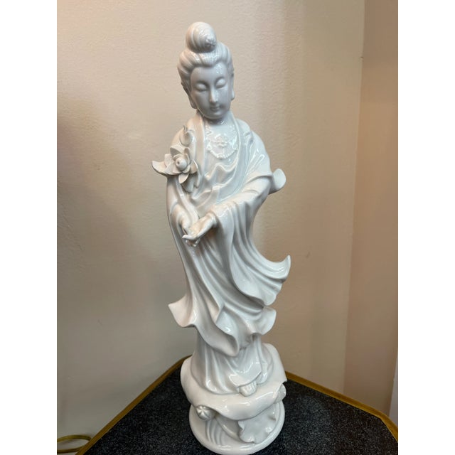 1980s Blanc De Chine Quan Yin Statue For Sale In Orlando - Image 6 of 6