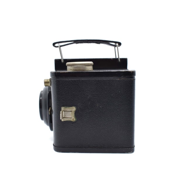 Eastman Kodak 1940's Kodak Flash Six-20 Brownie Box Camera For Sale - Image 4 of 9