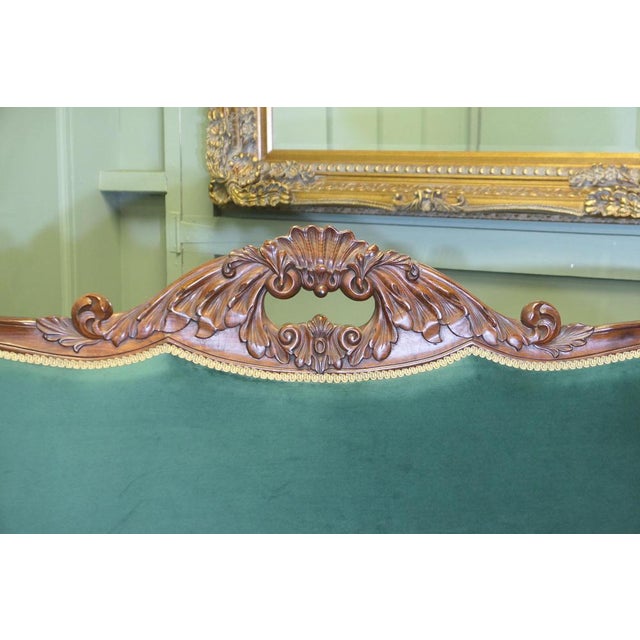 Gold Large Reception Salon Chaise Lounge in Green Velvet For Sale - Image 8 of 9