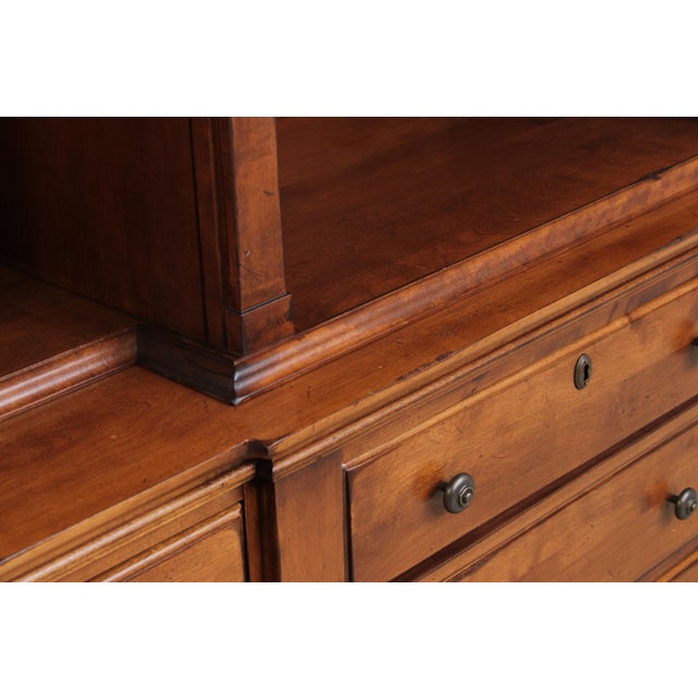 Nichols & Stone Williamsburg Maple Bookcase Display Cabinet For Sale - Image 11 of 18