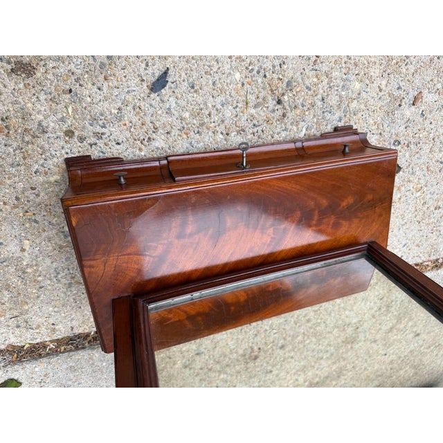Antique 19th Century Federal Style Flame Mahogany Shaving/Dressing Table Top Dressing Table Well made, dovetail joint...