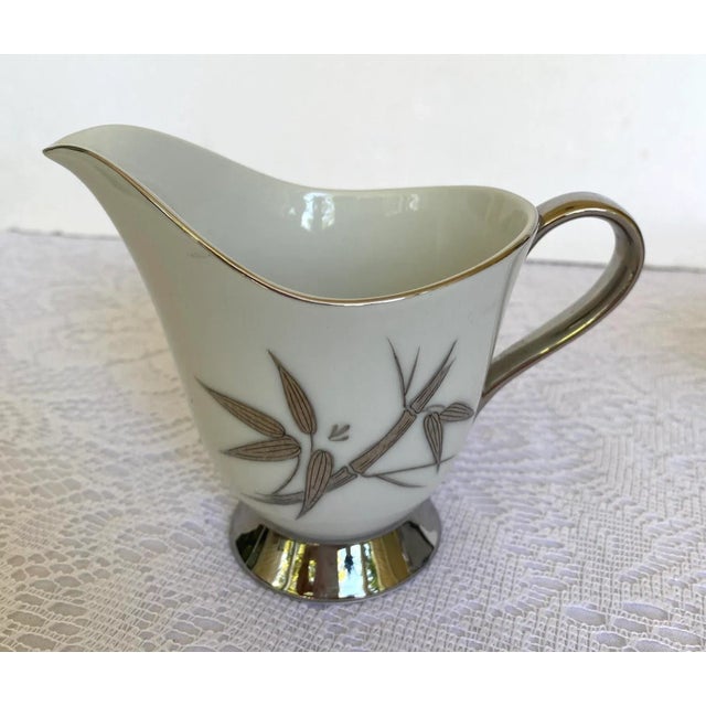 Early 21st Century DeVille “Matrimony” Japan Fine China Serving Set of 5 Pieces Platinum