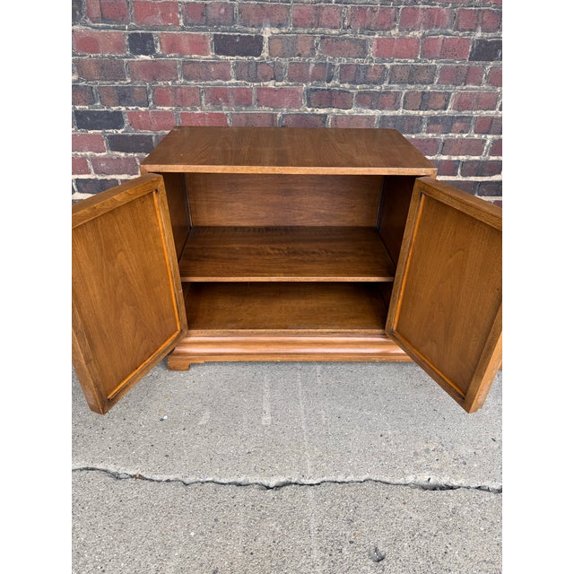 Brown In the Style Roenzo Rutili Possibly Henredon 3 Part Credenza Storage Display Cabinet For Sale - Image 8 of 12