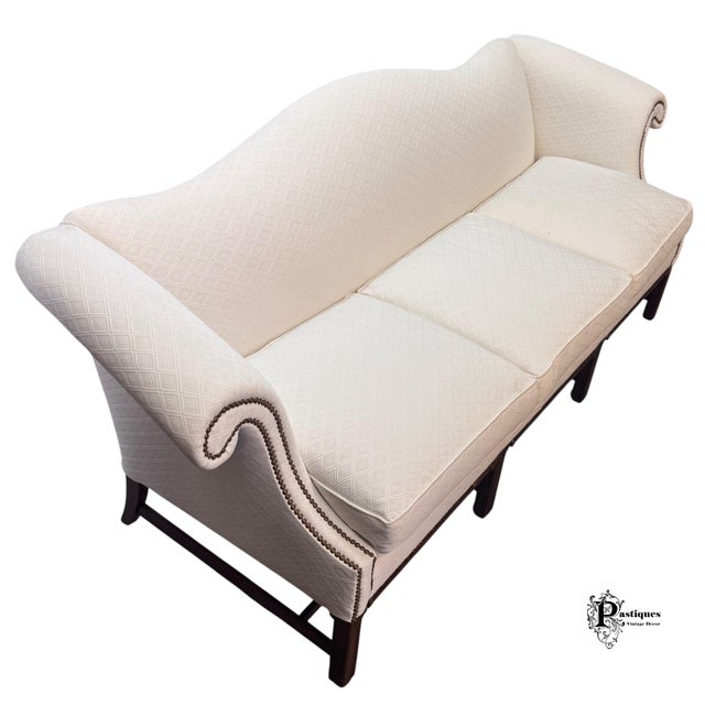 American Vintage Chippendale Style Mahogany Frame Camel Back Ivory Geometric Print Upholstered Sofa For Sale - Image 3 of 9