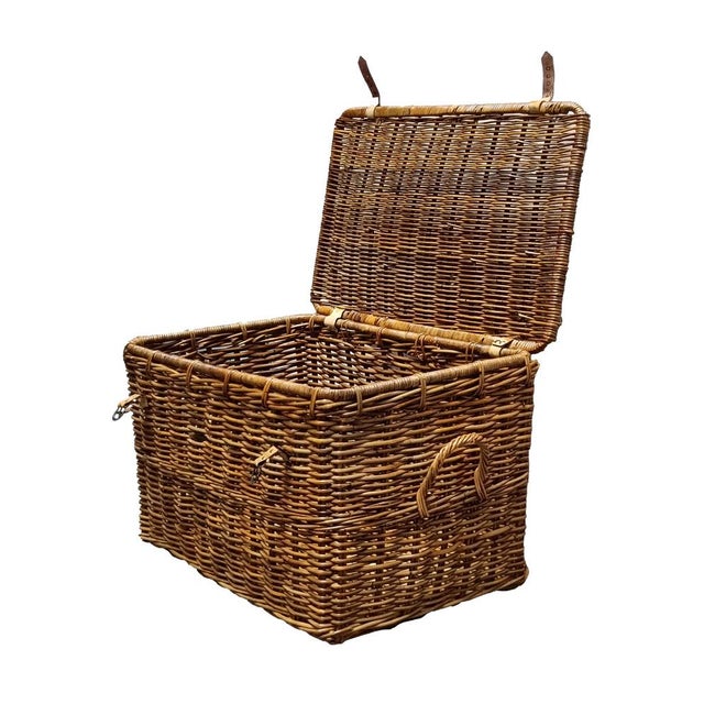Large Rattan Basket with Lid, Italy, 1960s For Sale - Image 6 of 10