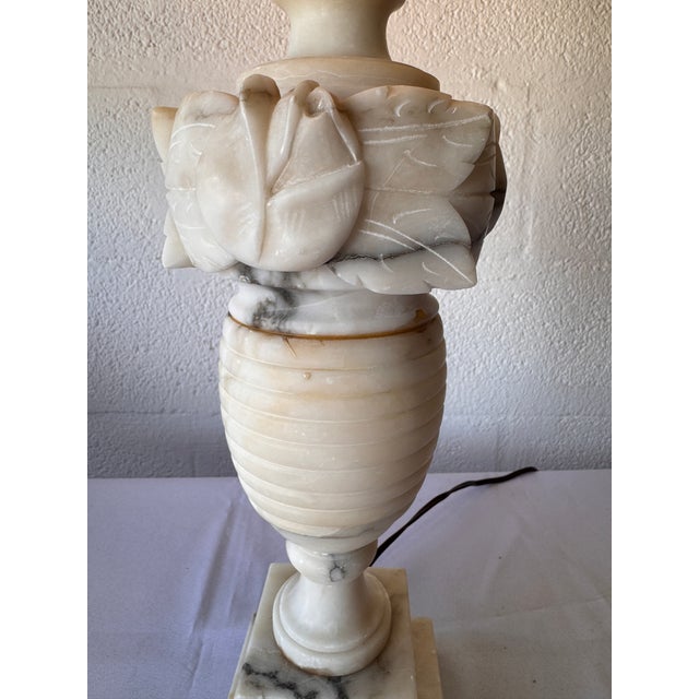 Stone 1960s MCM Carved Alabaster Urn Table or Desk Lamp With Leaf Motif For Sale - Image 7 of 12