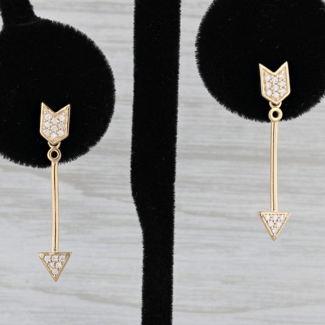 Gemstone Information: - Natural Diamonds - Total Carats - 0.12ctw Cut - Round Brilliant Color - G - H Clarity - VS2 - SI1...