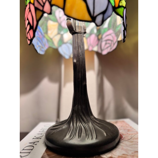 Vintage Tiffany Style Floral Stained Glass Accent Table Lamp With Tree Trunk Base For Sale - Image 10 of 10