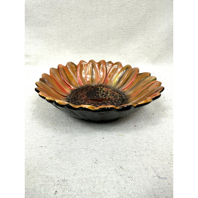 Vintage sunflower bowl by Clay Art. This is a pre-owned item so please see all pictures and ask any questions.