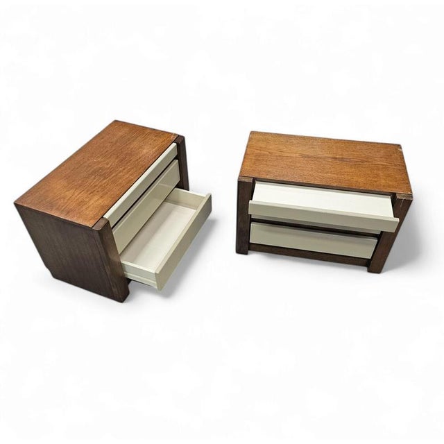 Pair of bedside tables with Scandinavian design from the 70s and 80s: the lines are harmonious and minimalist, the wenge...
