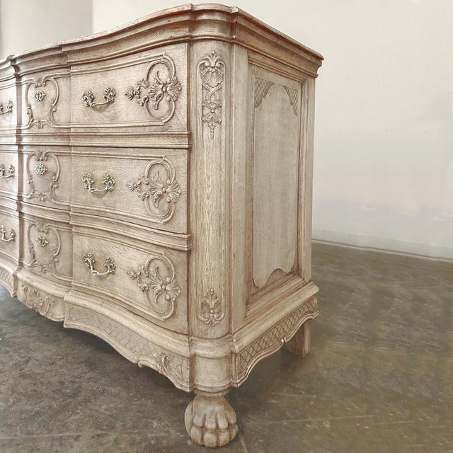 Antique Country French Louis XIV Commode ~ Chest of Drawers in Stripped Oak For Sale - Image 15 of 18