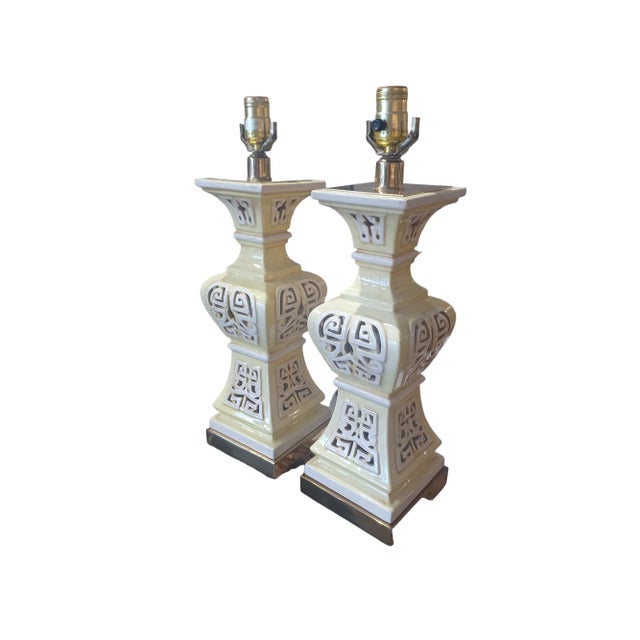 Mid-Century Modern Pair of Vintage Ceramic Tiki Style Table Lamps For Sale - Image 3 of 3