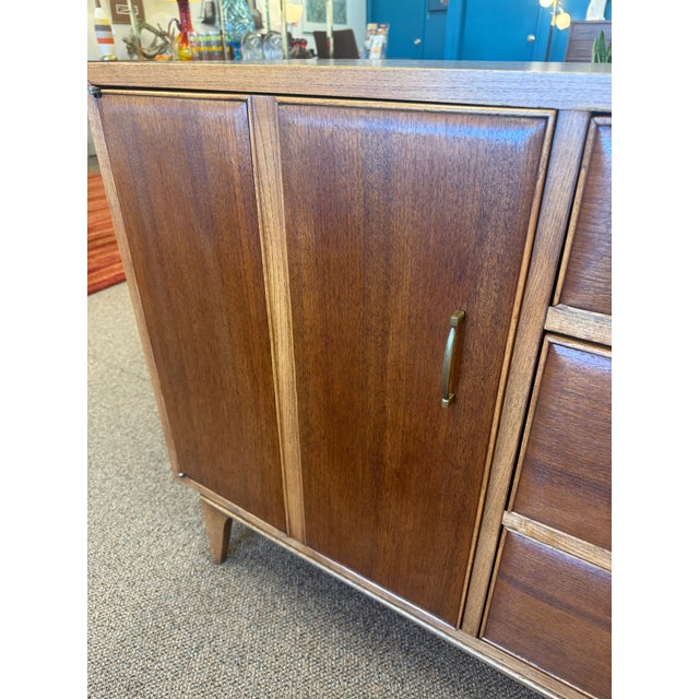 1960s Mid Century Modern Credenza by Lane Furniture Company For Sale - Image 6 of 12