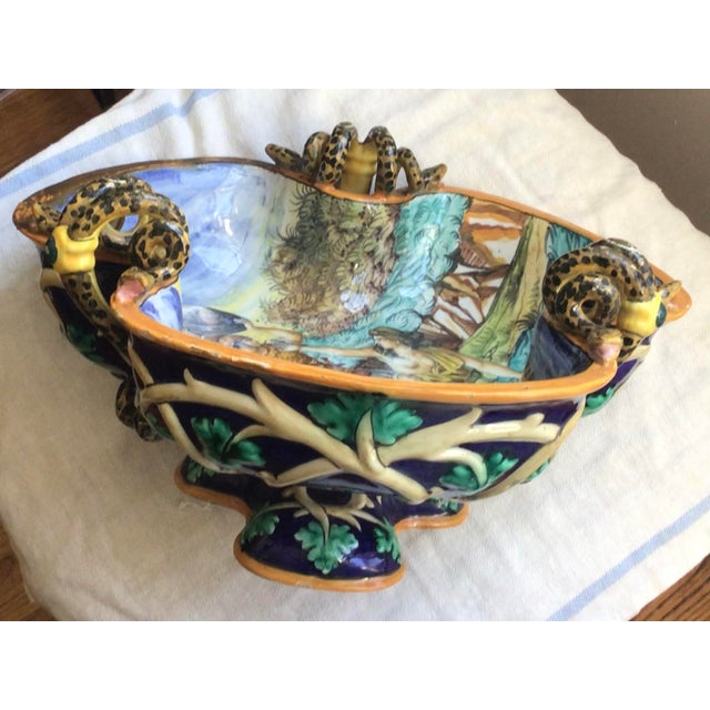 1980s End of Century Italian Urbino Style Maiolica Centerpiece Bowl For Sale - Image 4 of 8