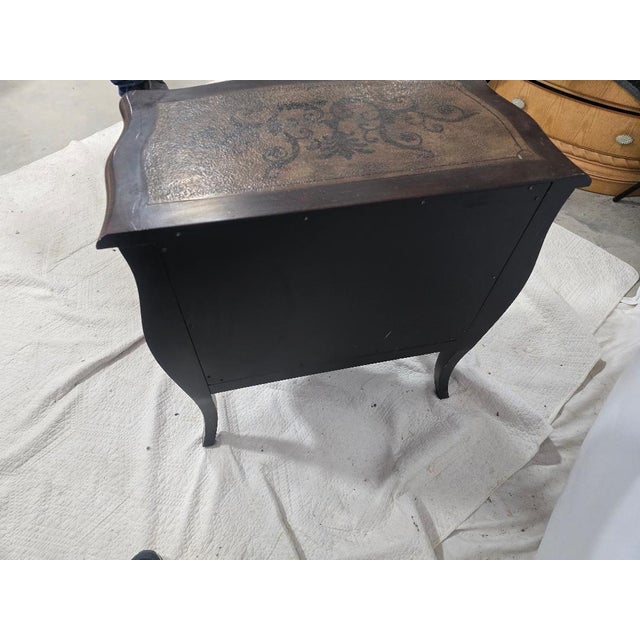 French Provincial Vintage French Provincial Painted Bombé Chest / Nightstand For Sale - Image 3 of 6