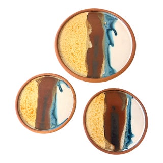 Signed Studio Pottery Abstract Glazed Ceramic Plates – Set of 3 at 11” 7.5” 7.25” For Sale