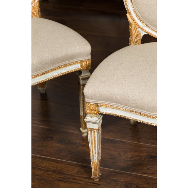 Neoclassical Pair of Italian Neoclassical Painted and Carved Side Chairs with Shield Backs For Sale - Image 3 of 12