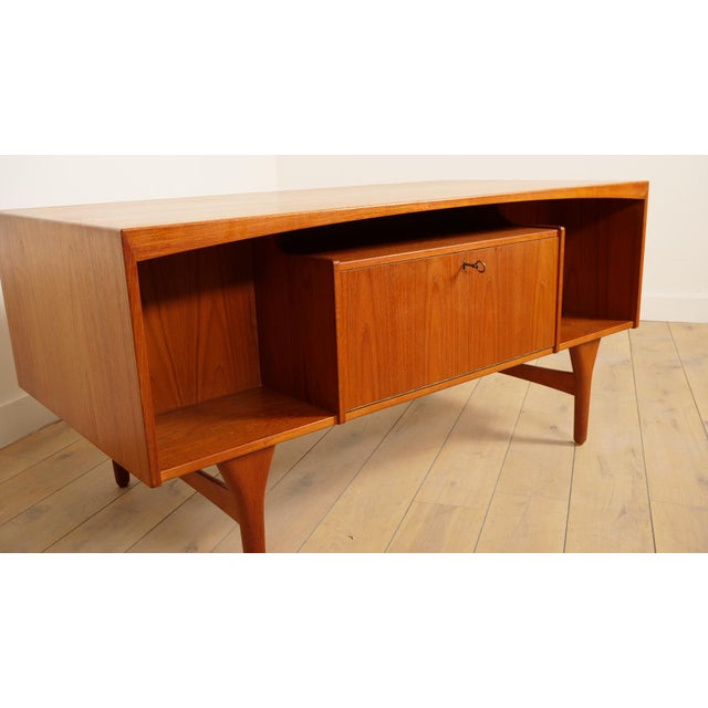 Vintage Desk from Valdemar Mortensen For Sale - Image 12 of 16