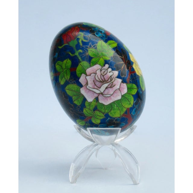 Vintage; Chinese Chinoiserie Cloisonne egg decorative accent piece, in vibrant colorations of royal or ultramarine blue,...