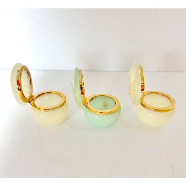 Vintage Italian Alabaster Trinket Boxes – Hand Painted Floral Stone Pill Boxes, Vintage Vanity Decor, Made in Italy - Set of 3 For Sale In Louisville - Image 6 of 10