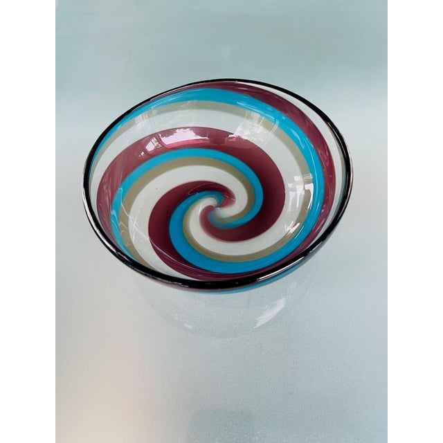 The Fulvio Bianconi for Venini 1970s Murano bowl is a stunning piece of vintage glass art originating from Murano, Italy....