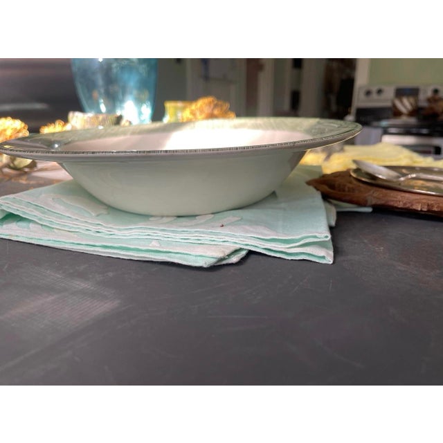 1950s MCM Old Curioisity Shoppe Green and White Transferware Serving Bowl For Sale - Image 4 of 9