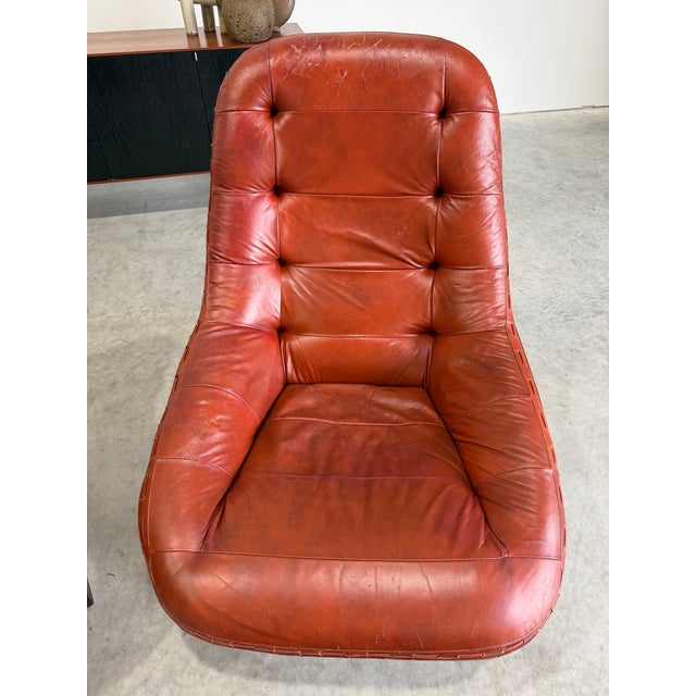 Brown 1970s Brazilian Modernist Leather Lounge Chair Pair With Ottoman Attrb Jean Gillon for Probel For Sale - Image 8 of 12