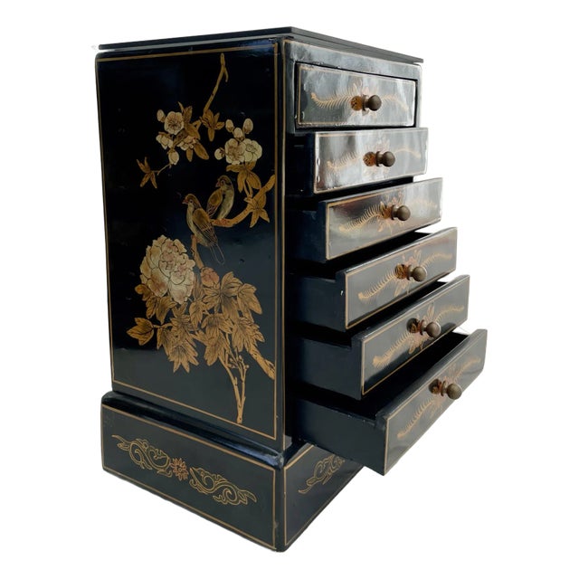 Asian Japanese Black Lacquer Hand-Painted Jewelry Side Table For Sale