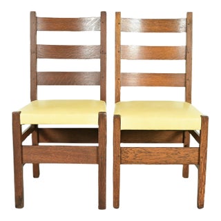 Gustav Stickley Antique Mission Oak Arts & Crafts Ladder Back Dining Chairs, Pair For Sale