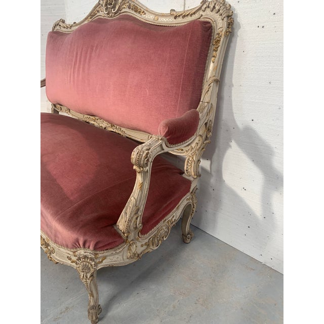 Louis XV Style Bench in Lacquered and Gilded Beechwood For Sale - Image 10 of 17